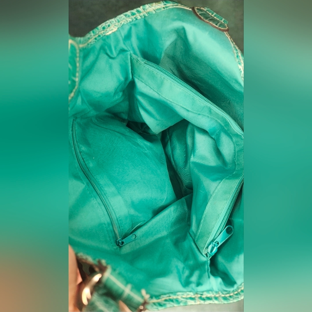 Turquoise Crocodile-Embossed Women’s Hobo Bag With Bear Charm & Flower Hair Clip - Picture 13 of 15